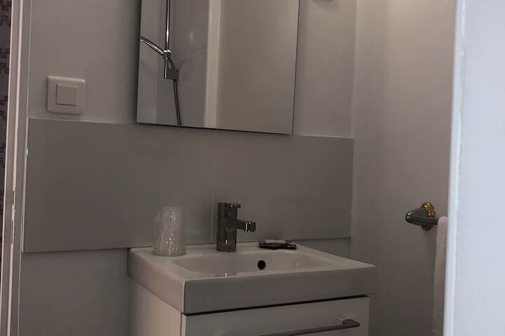 Room 31 of 42