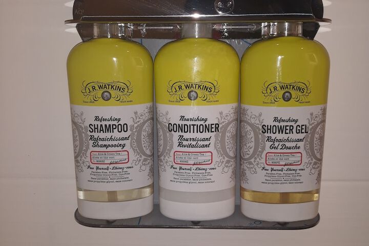 Bathroom amenities