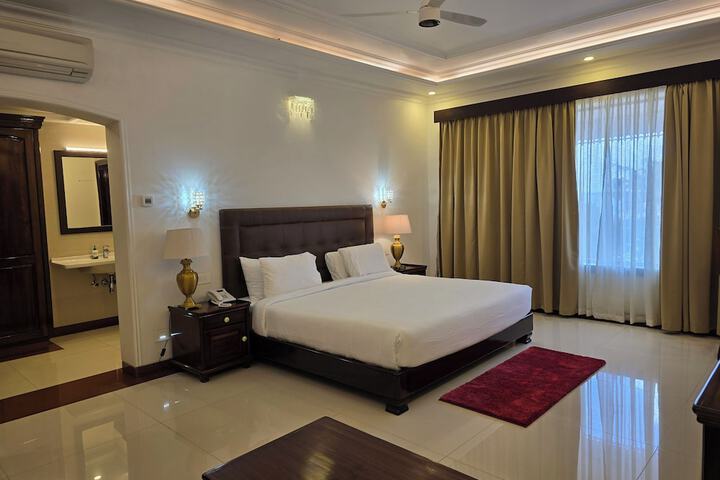 Room 12 of 49