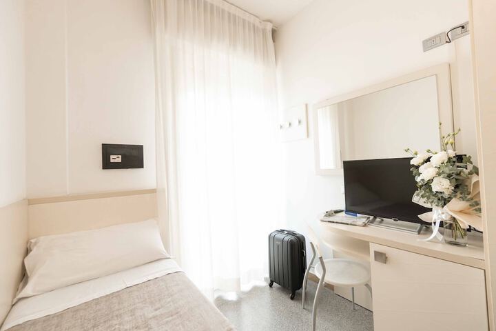 Room 15 of 26