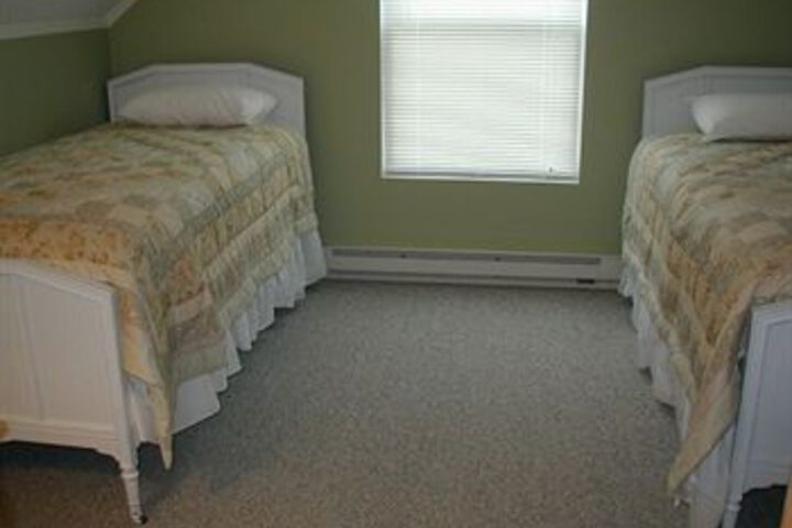 Room 10 of 19