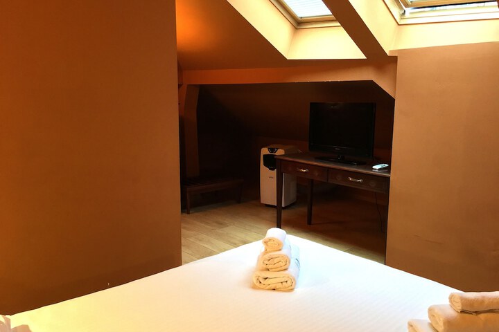 Room 25 of 81