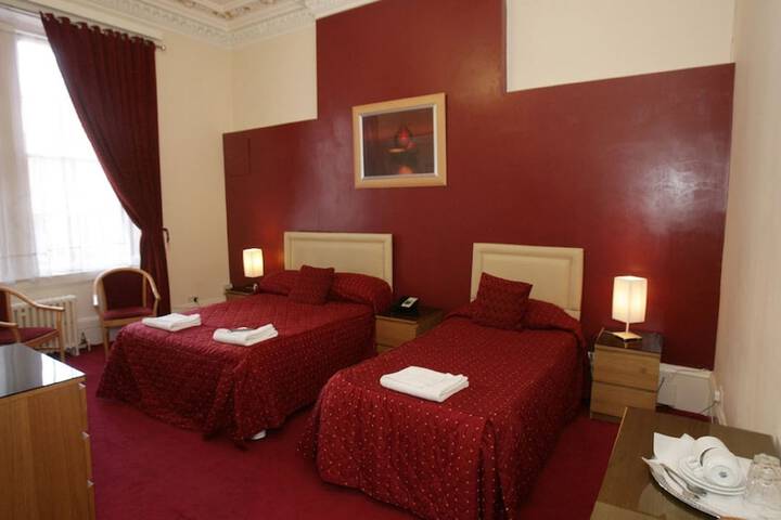 Room 16 of 44