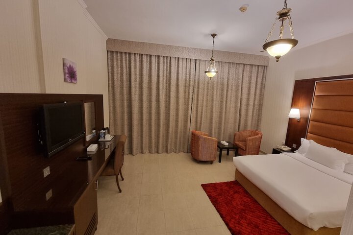 Room 6 of 19