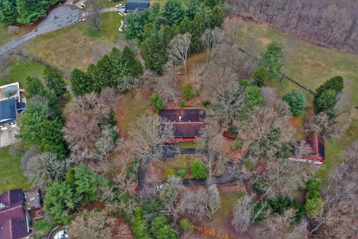 Property Grounds 23 of 27