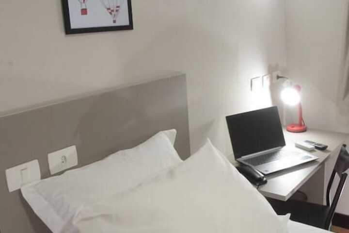 Room 16 of 41