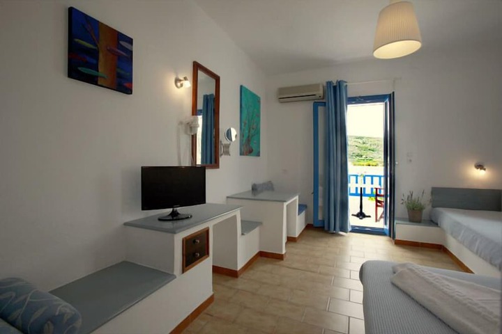 Room 2 of 27