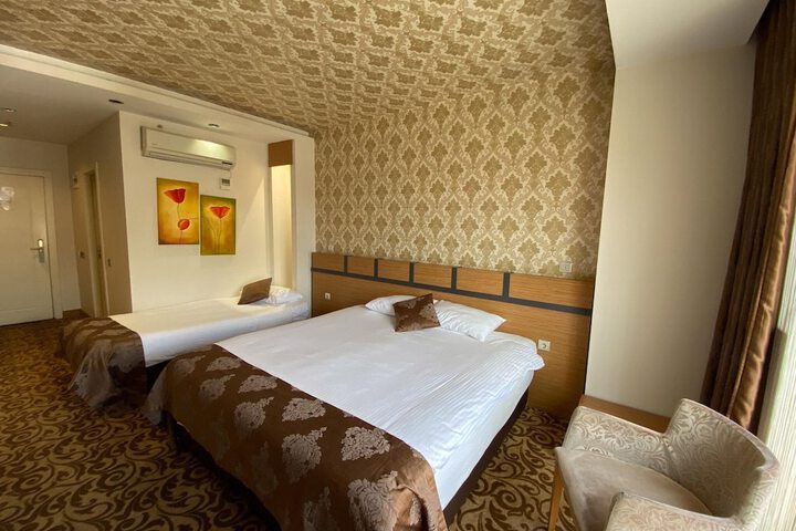 Room 16 of 43