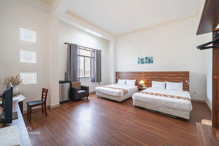 Room 11 of 23
