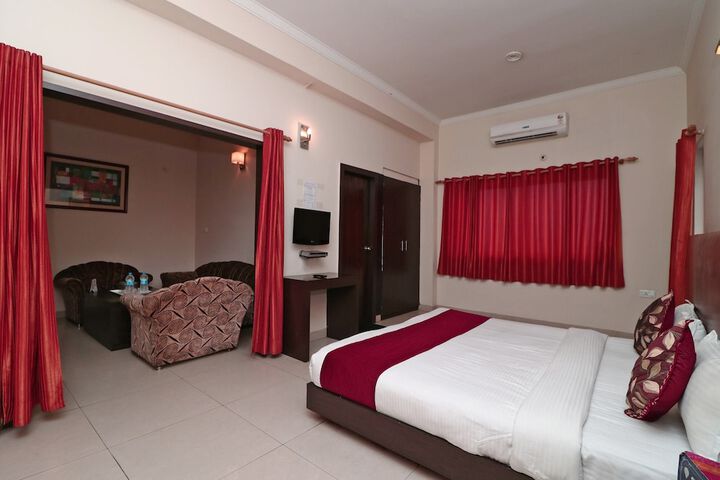 Room 10 of 25