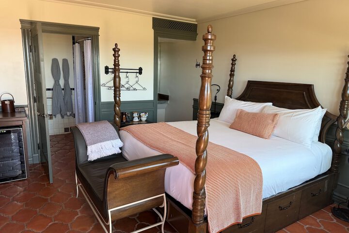 Room 32 of 105