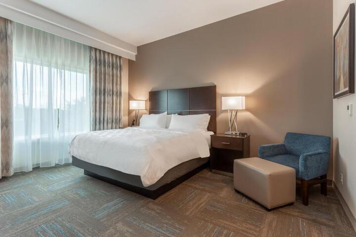 Standard Room, King or Two Doubles (2 of 2)