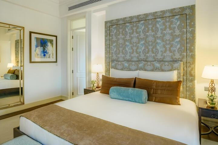 Room 37 of 165