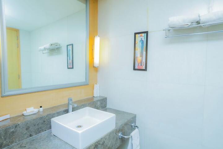 Room 52 of 113