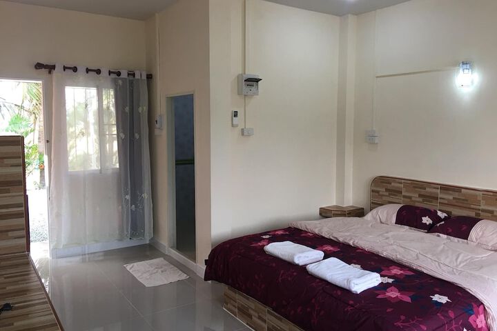 Room 2 of 39