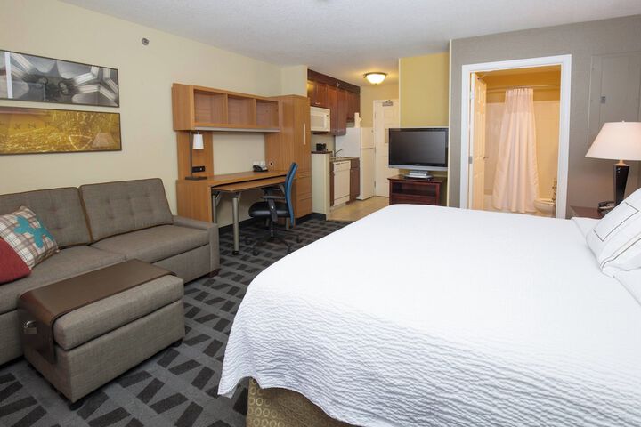 Room 8 of 27