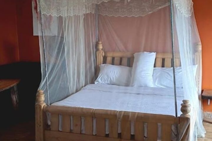 Room 10 of 43