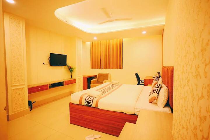 Room 5 of 20