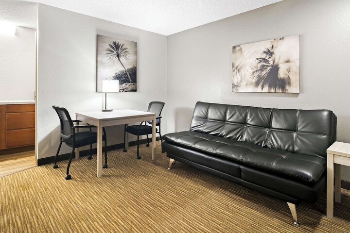 Room 16 of 35