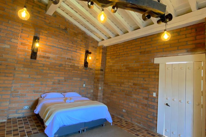 Room 20 of 33
