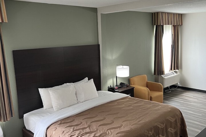Room 10 of 51