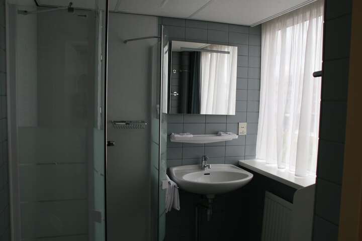 Room 25 of 35