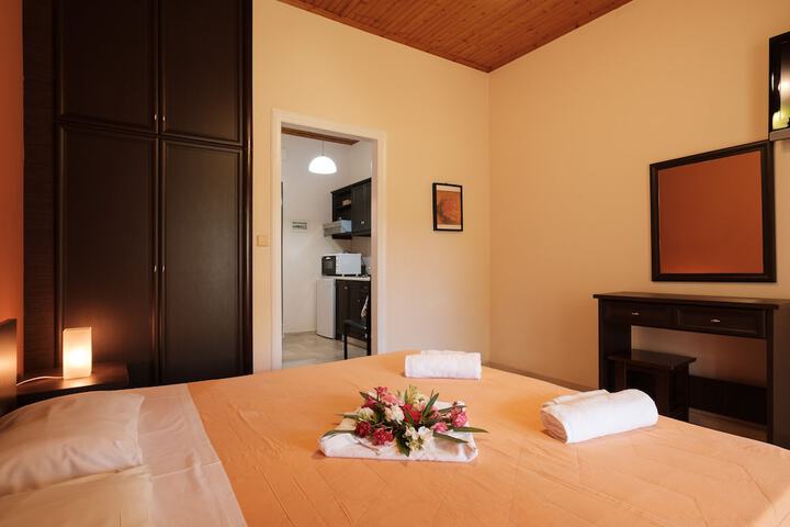 Room 11 of 36
