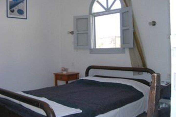 Room 5 of 12
