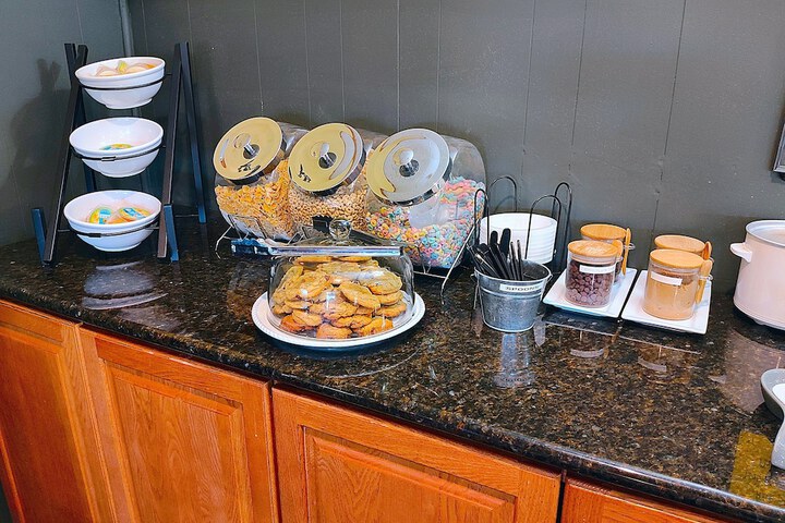 Breakfast/Coffee Service 45 of 52