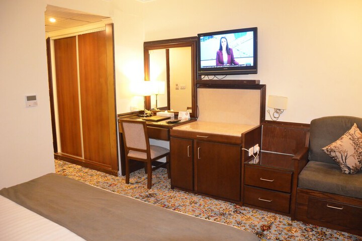Room 25 of 110