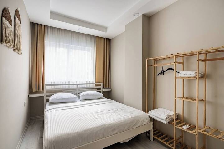 Room 3 of 293