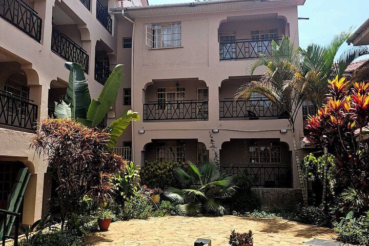 Hotel Exterior 40 of 43