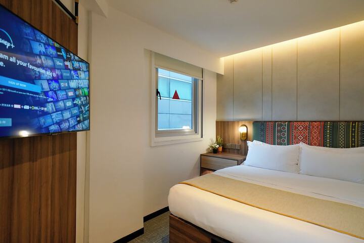 Room 17 of 61