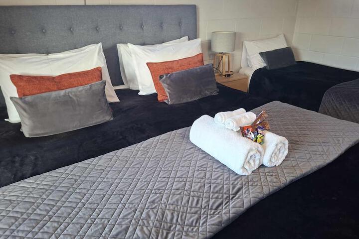 Room 7 of 114