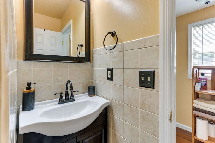Room 15 of 28