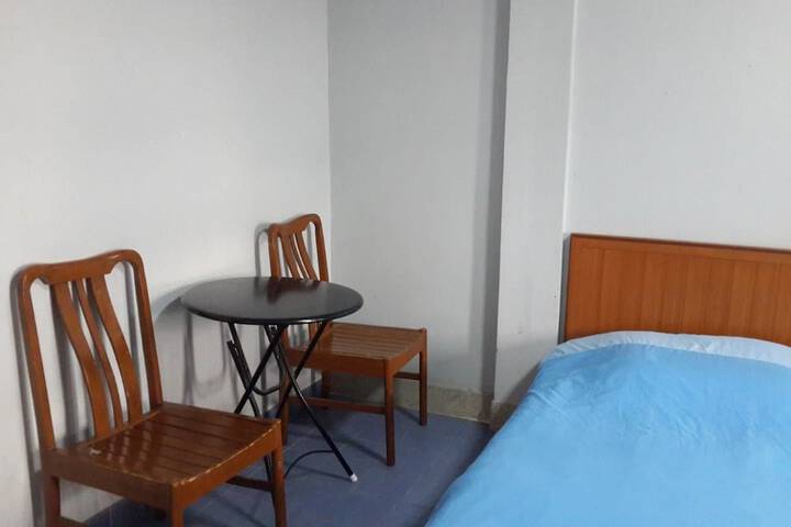 Room 17 of 37