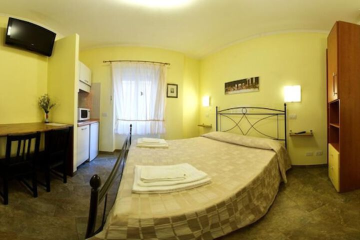 Room 17 of 35