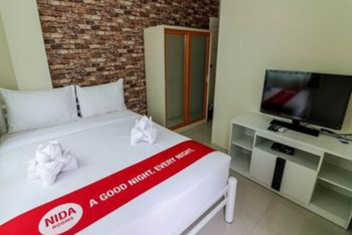 Room 9 of 40