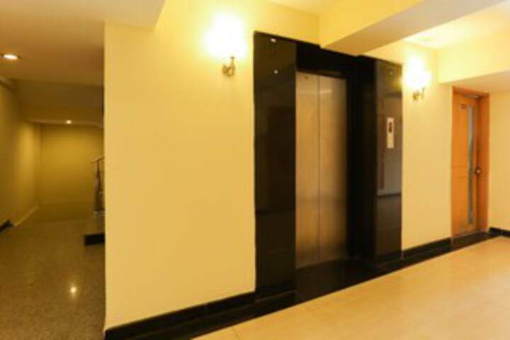 Ballroom/Hall 67 of 97
