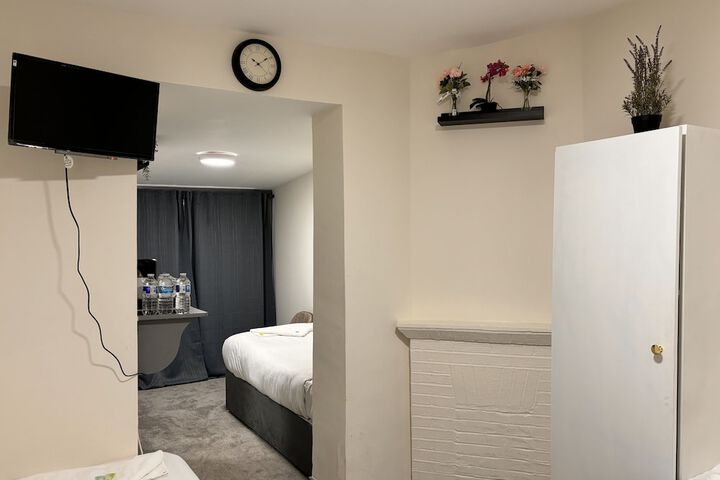 Room 5 of 27