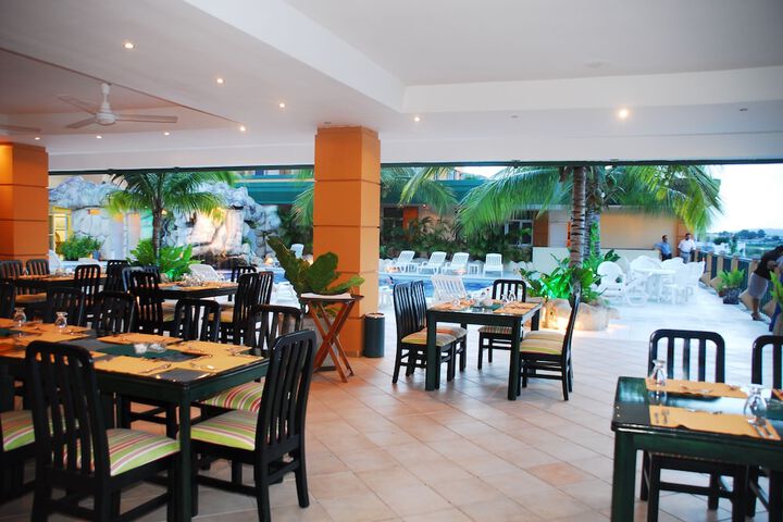 Dining Photos