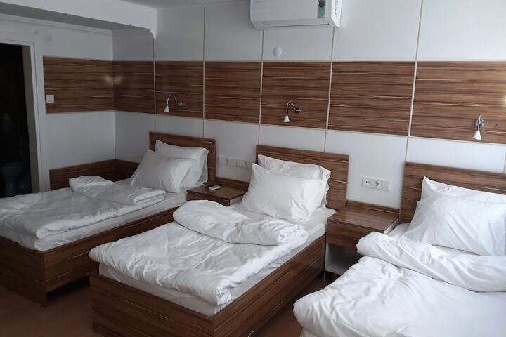 Room 9 of 73
