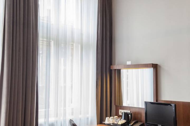 Room 6 of 55