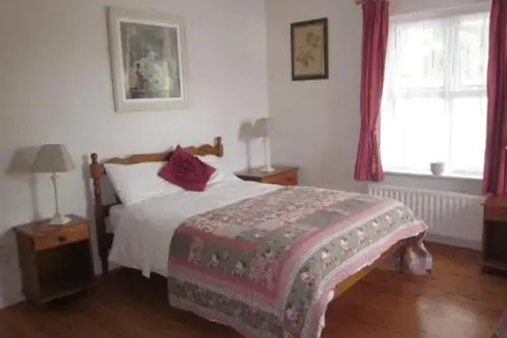 Room 2 of 8