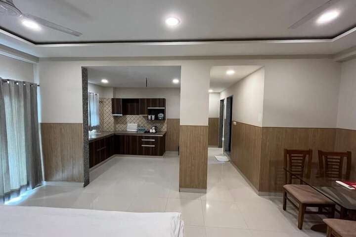 Room 4 of 19
