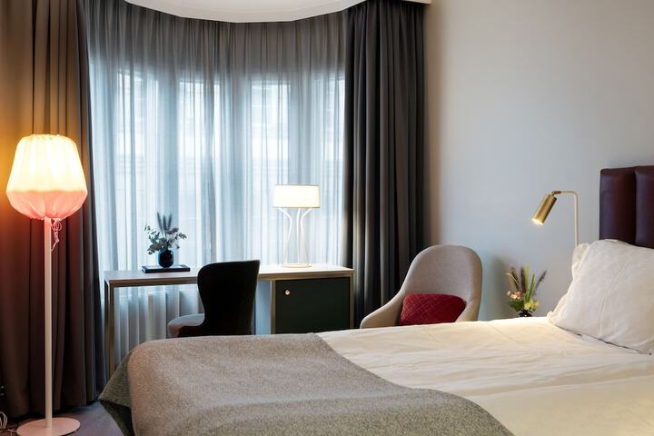 Room 34 of 65