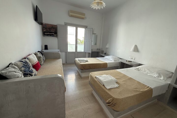 Room 7 of 74