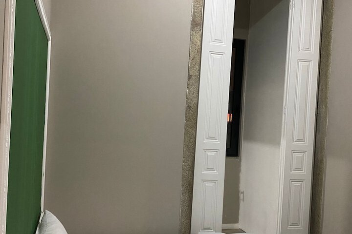 Room 8 of 30