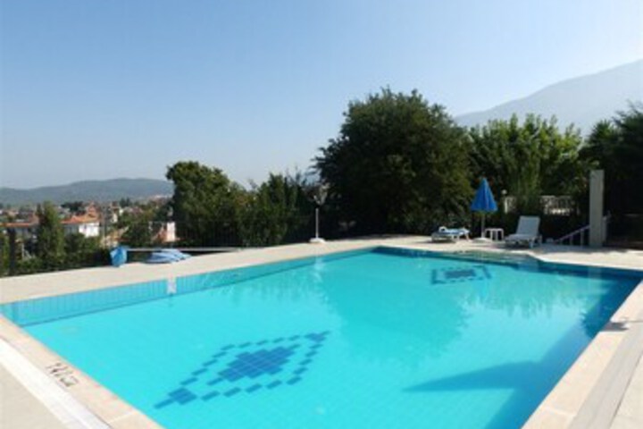 Pool 44 of 66
