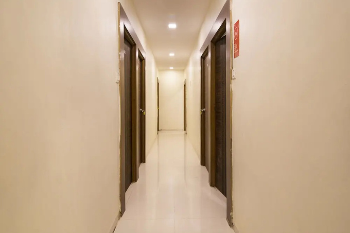 Room 10 of 12